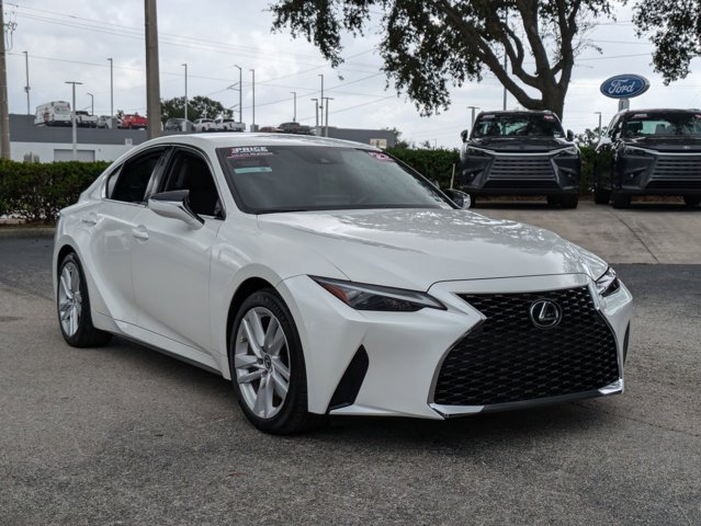 2022 Lexus IS 300 photo 3