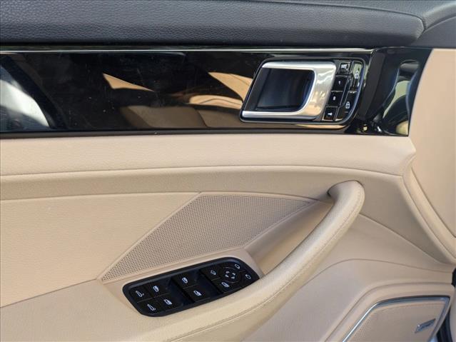 2020 Porsche Panamera 4 photo 2