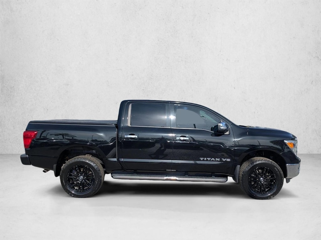 Used 2018 Nissan Titan SL Truck Crew Cab