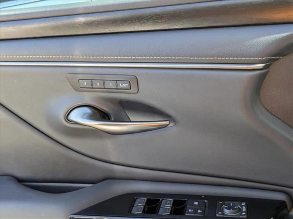 Certified 2023 Lexus ES 350 Sedan