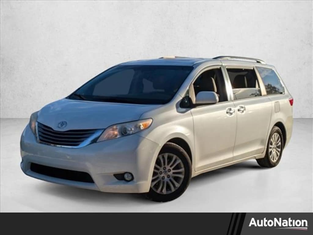 Used 2016 Toyota Sienna XLE Premium 8 Passenger Van