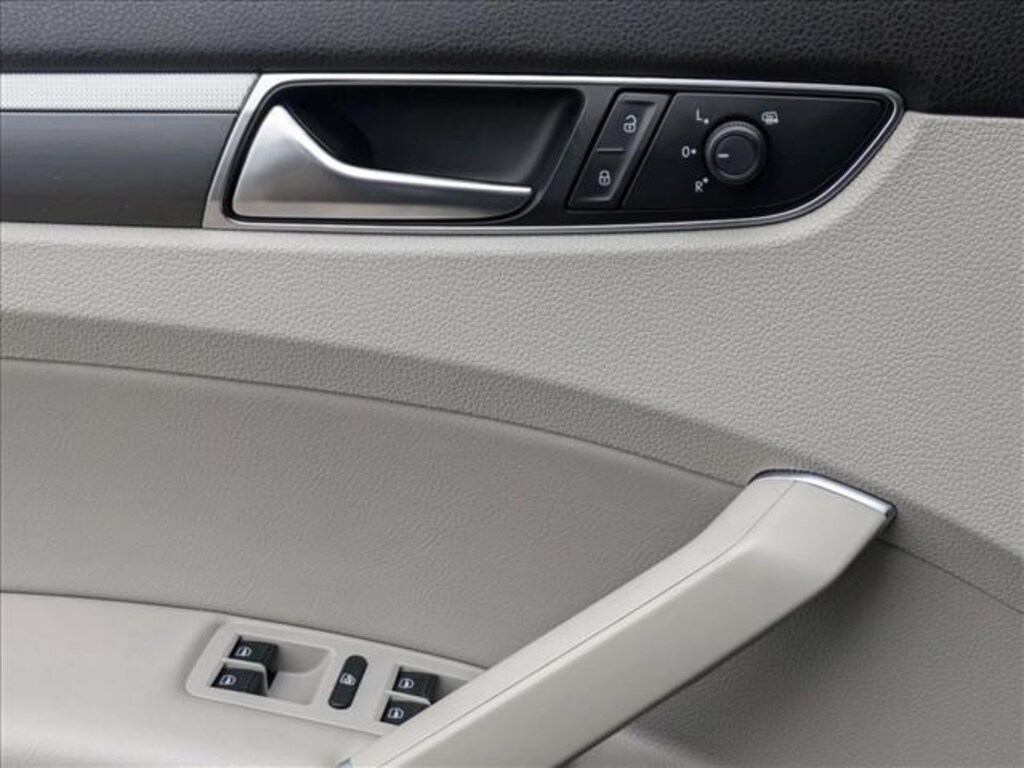 Used 2018 Volkswagen Passat 2.0T R-Line Sedan