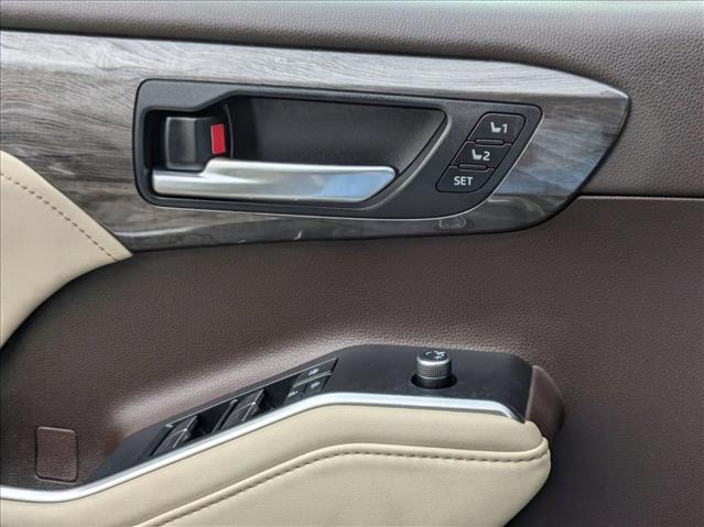 2020 Toyota Highlander Limited photo 2
