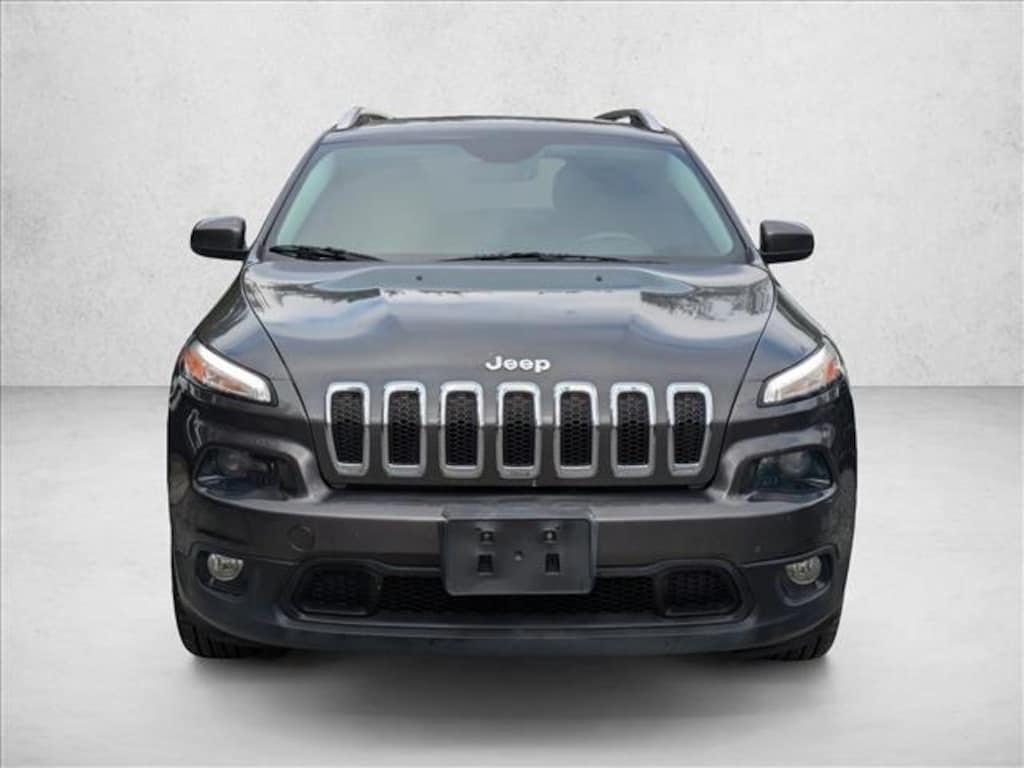 Used 2015 Jeep Cherokee Latitude FWD SUV