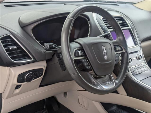 2019 Lincoln Nautilus Reserve photo 3