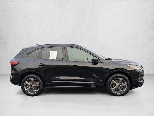 2024 Ford Escape ST-Line photo 4