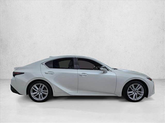 2022 Lexus IS 300 photo 4