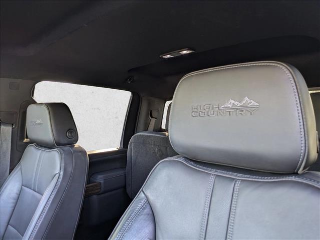 2022 Chevrolet Silverado 2500HD High Country photo 4