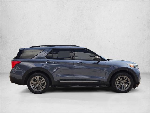 2021 Ford Explorer XLT photo 2