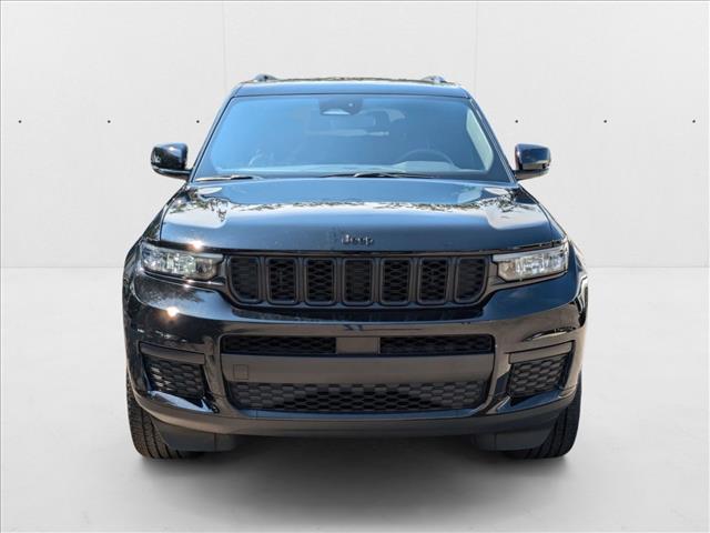 2023 Jeep Grand Cherokee Altitude photo 2