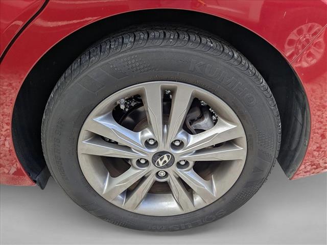 2018 Hyundai Elantra SEL photo 3