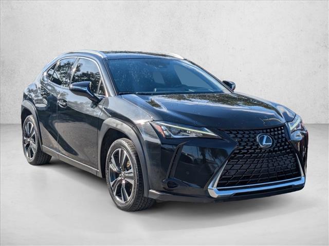 2021 Lexus UX 200 photo 3