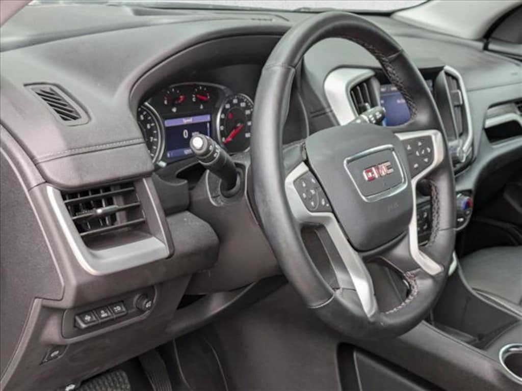 Used 2024 GMC Terrain SLT SUV