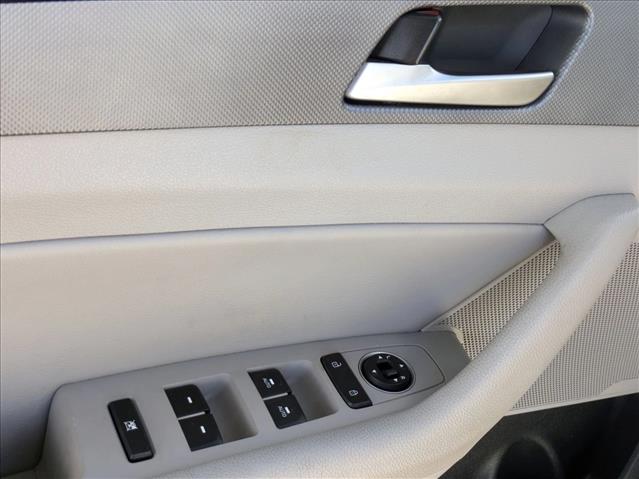 2019 Hyundai Sonata SEL photo 2
