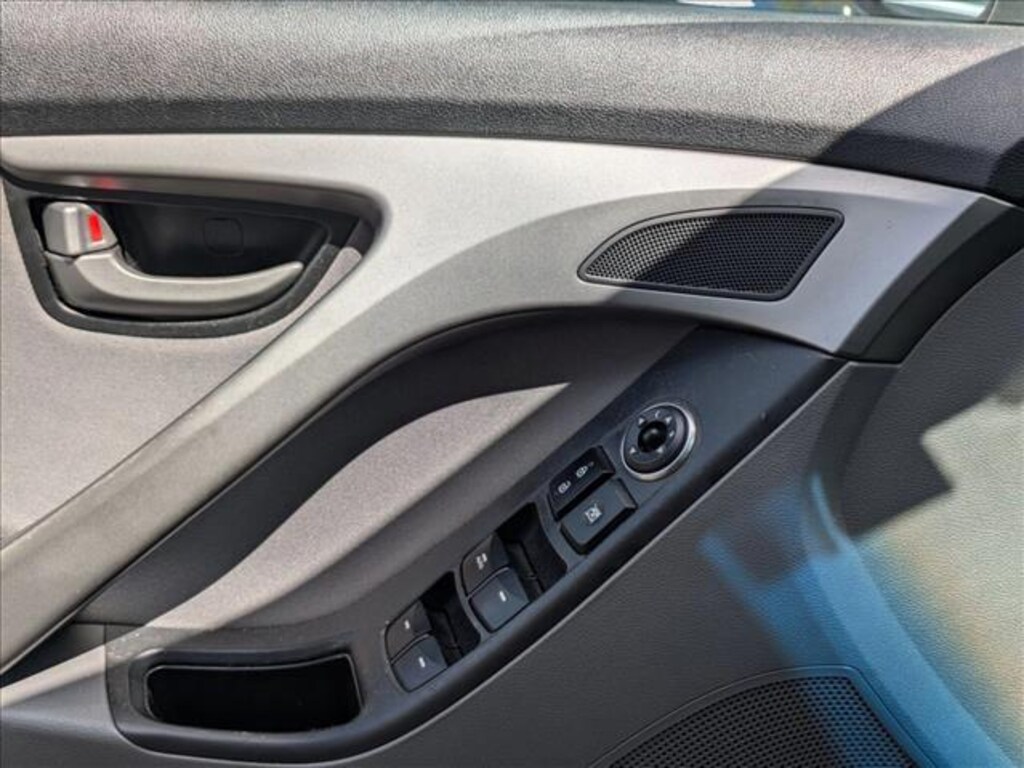 Used 2016 Hyundai Elantra SE Sedan