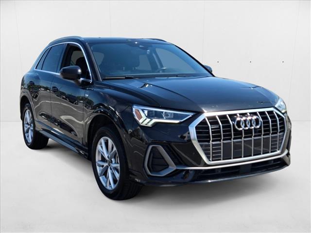 2023 Audi Q3 45 TFSI S line Premium photo 3