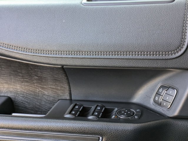 2021 Ford Expedition MAX Limited photo 2