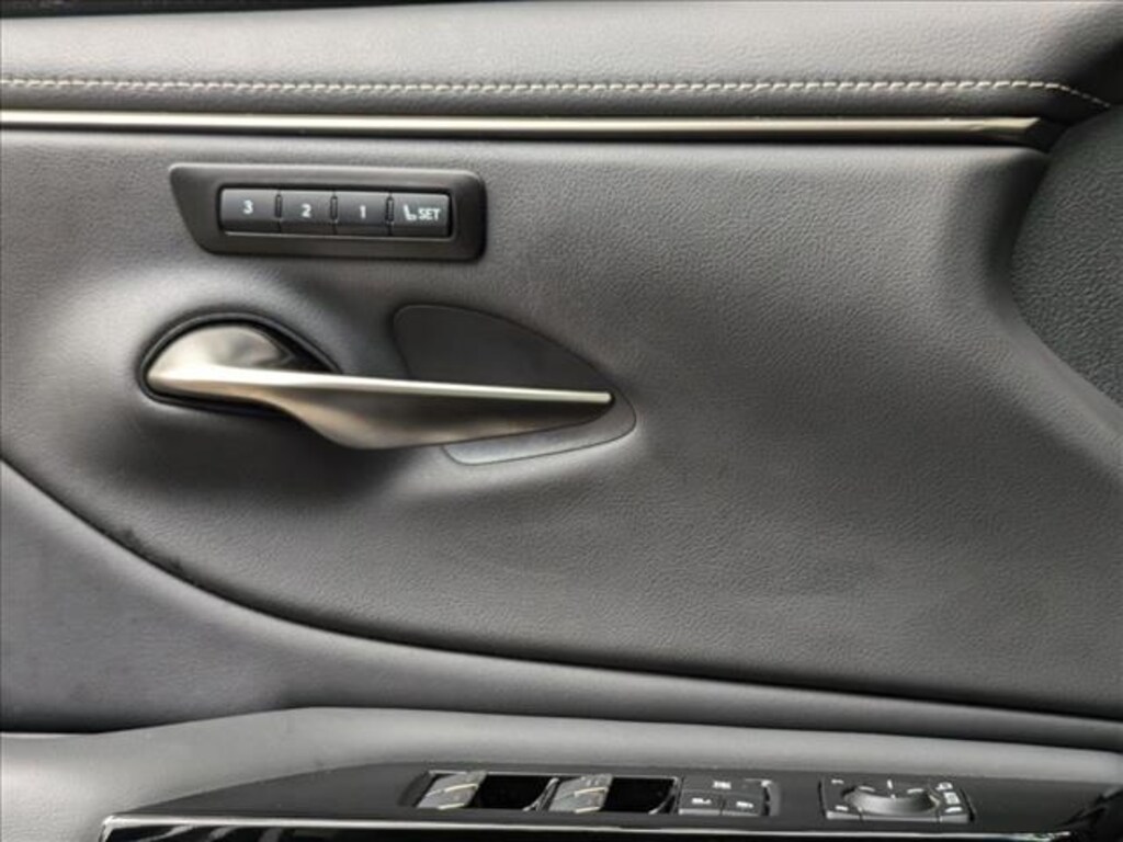 Used 2022 Lexus ES 350 Sedan