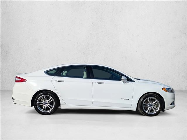 2016 Ford Fusion Hybrid Titanium photo 3