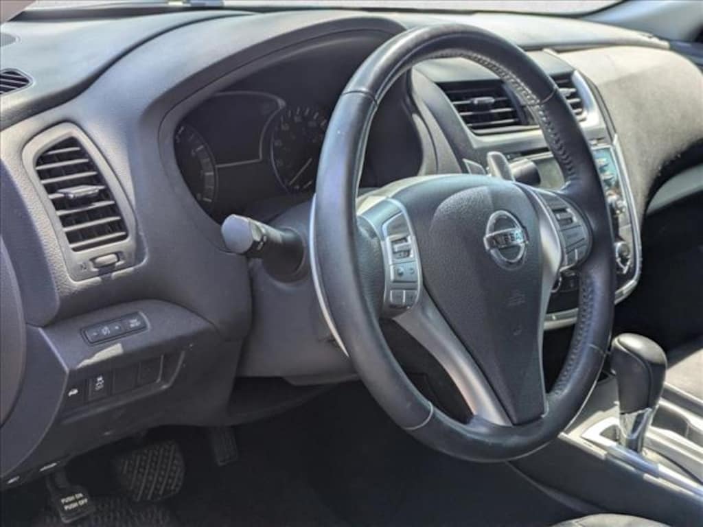 Used 2016 Nissan Altima 2.5 SR Sedan