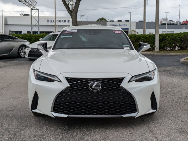 2022 Lexus IS 300 photo 2