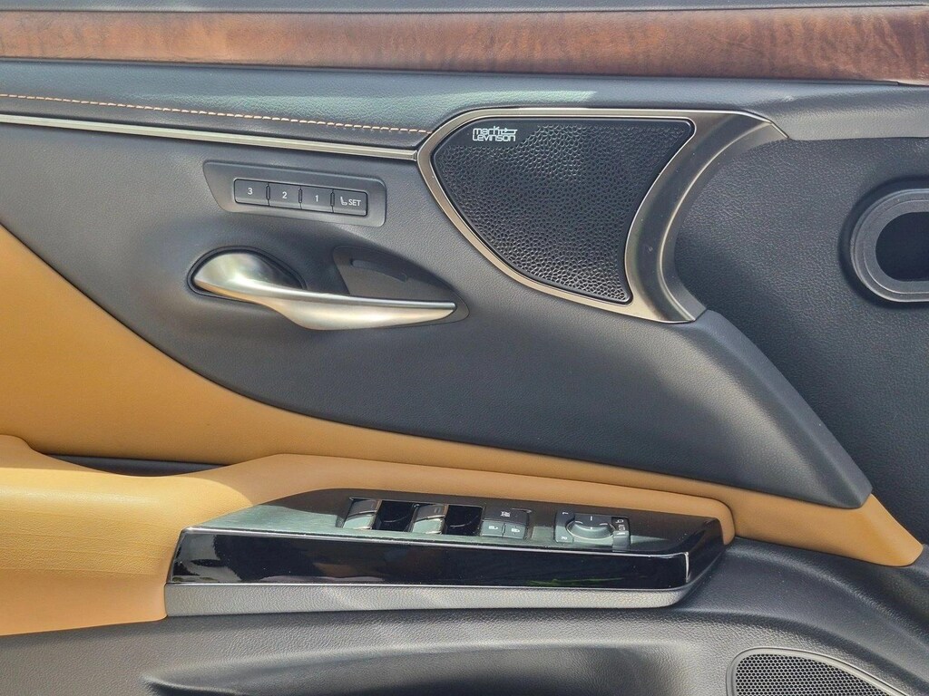 Used 2022 Lexus ES 300h Sedan