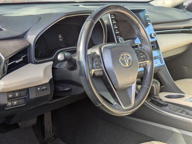 2019 Toyota Avalon XLE photo 3