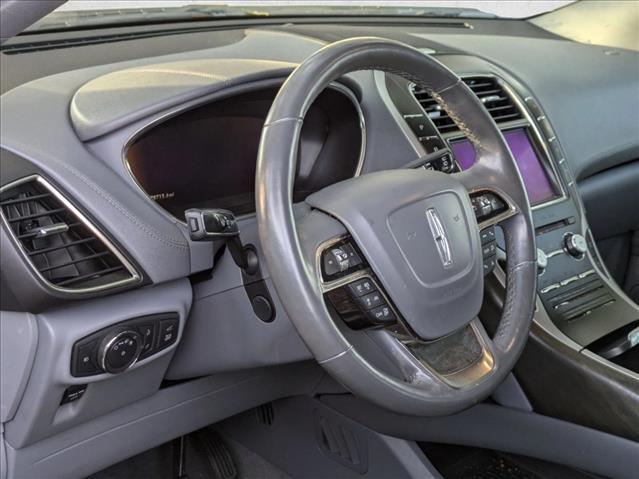 2019 Lincoln Nautilus Reserve photo 3