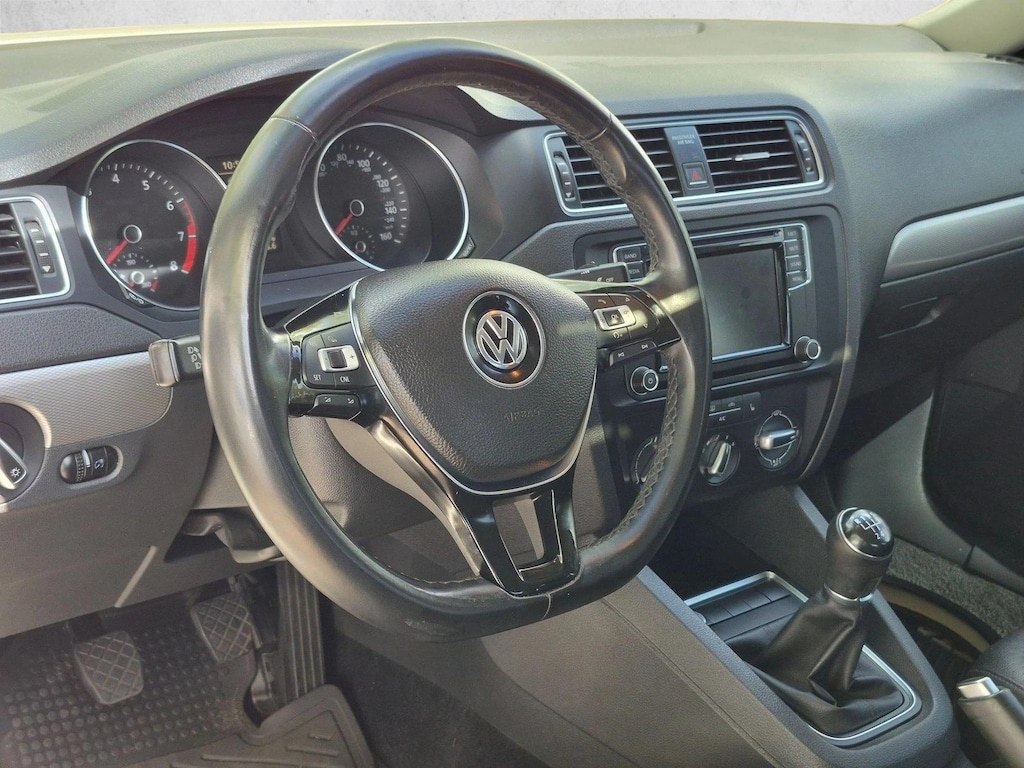 Used 2017 Volkswagen Jetta 1.4T SE Sedan