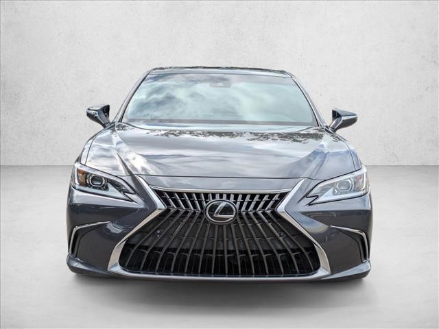 2023 Lexus ES 300h photo 2