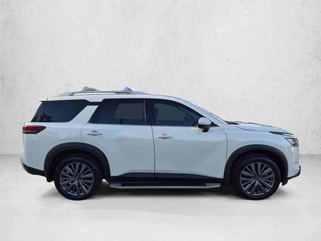 Used 2023 Nissan Pathfinder SL SUV
