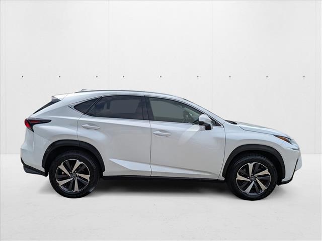 2018 Lexus NX 300 Luxury photo 4