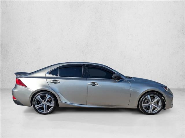 2017 Lexus IS 300 photo 4