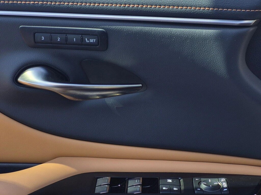 Used 2024 Lexus ES 250 Luxury Sedan