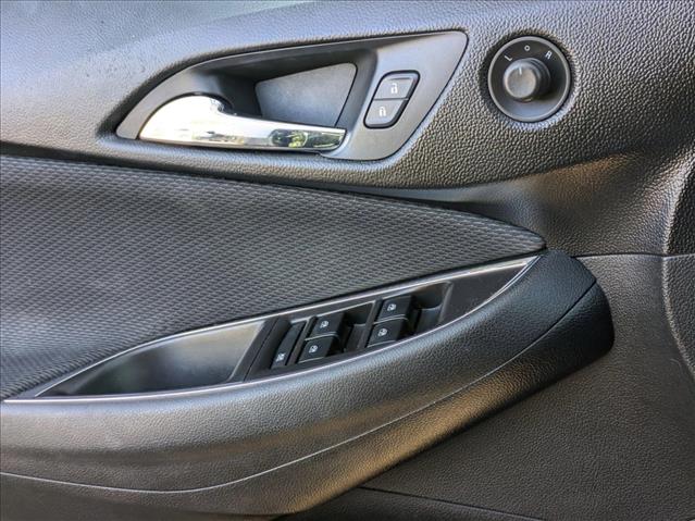 2019 Chevrolet Cruze LS photo 2