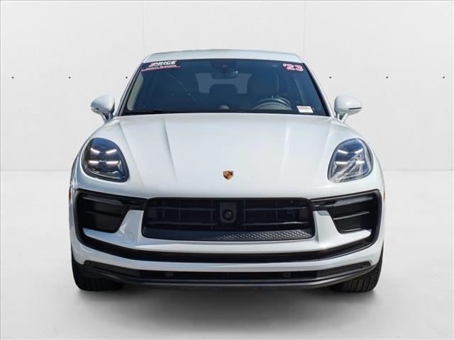 2023 Porsche Macan Base photo 2