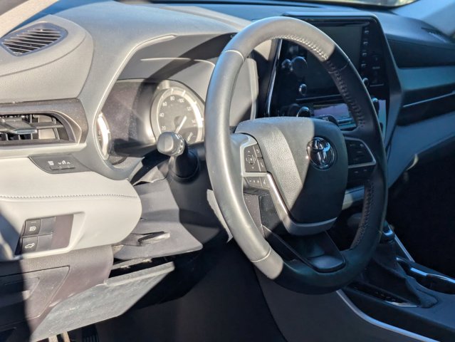 2022 Toyota Highlander XLE photo 3