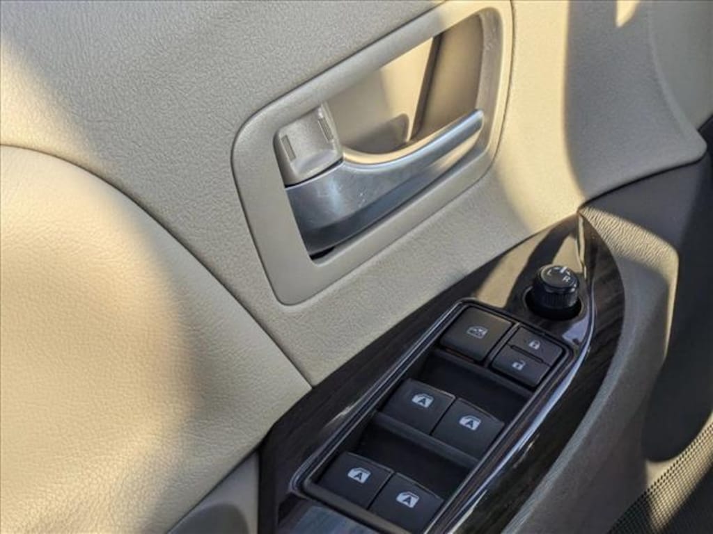 Used 2016 Toyota Sienna XLE Premium 8 Passenger Van