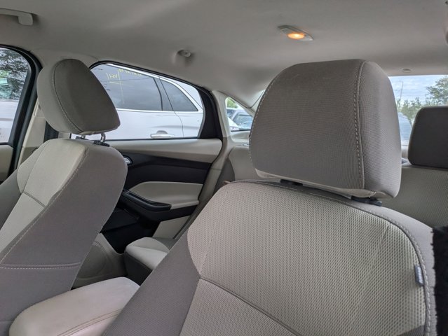 2014 Ford Focus Sedan photo 4