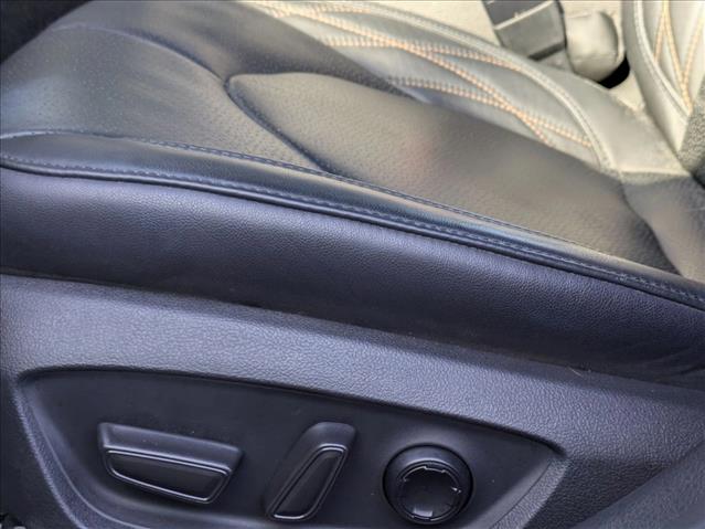 2021 Toyota Avalon Hybrid Limited photo 4