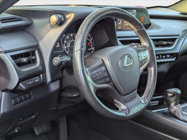 2019 Lexus UX 200 photo 3