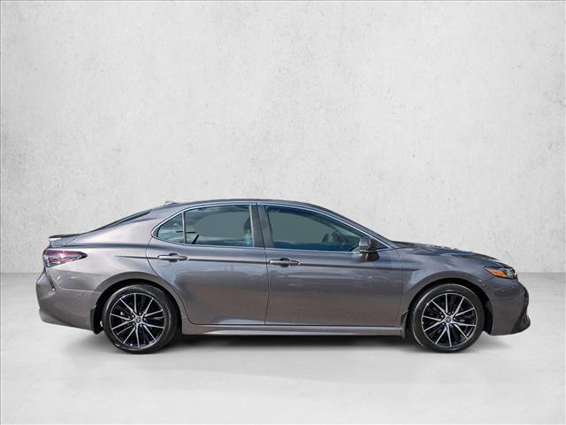 2024 Toyota Camry Hybrid SE photo 4