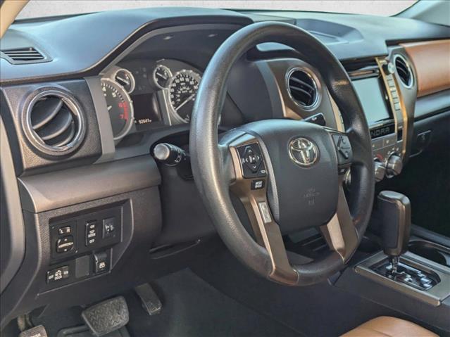 2016 Toyota Tundra SR5 photo 3