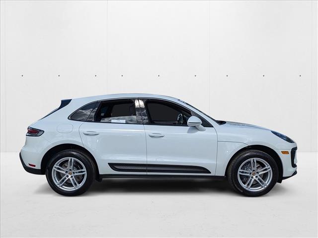 2023 Porsche Macan Base photo 4