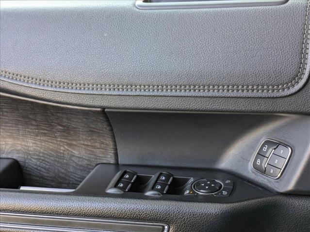 2021 Ford Expedition MAX Limited photo 2