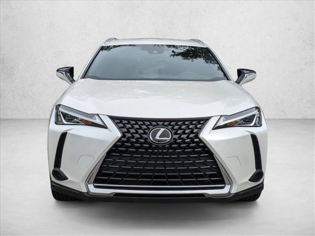 2022 Lexus UX 200 photo 3