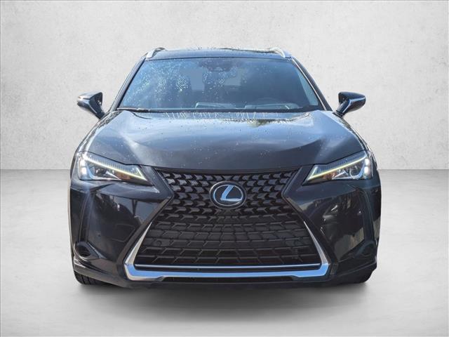 2021 Lexus UX 200 photo 2