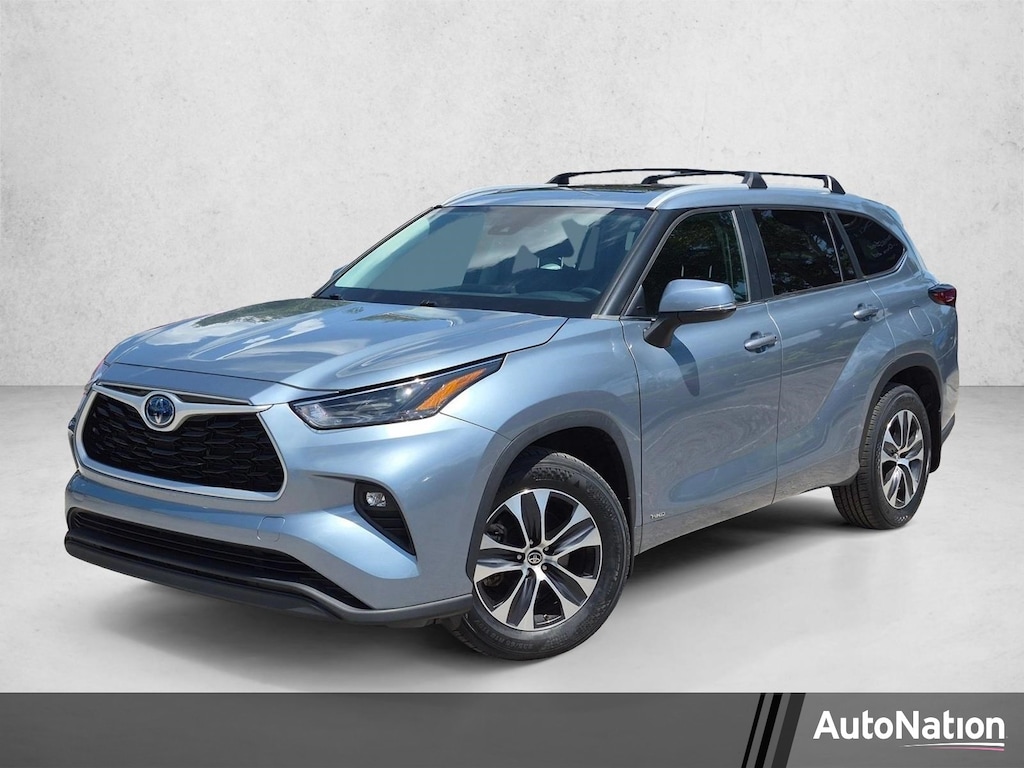 Used 2023 Toyota Highlander Hybrid XLE SUV