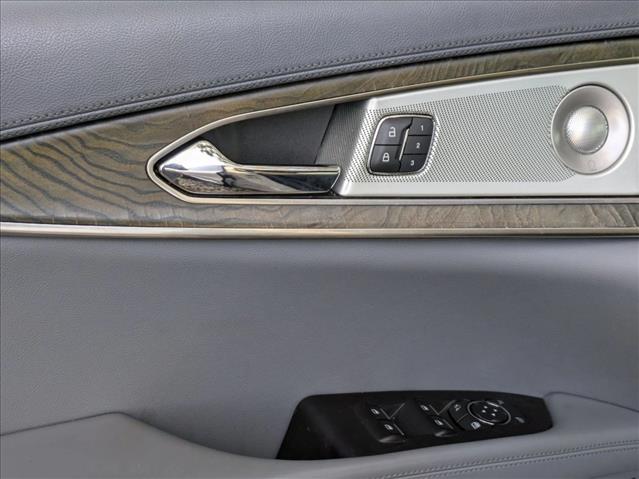 2019 Lincoln Nautilus Reserve photo 2