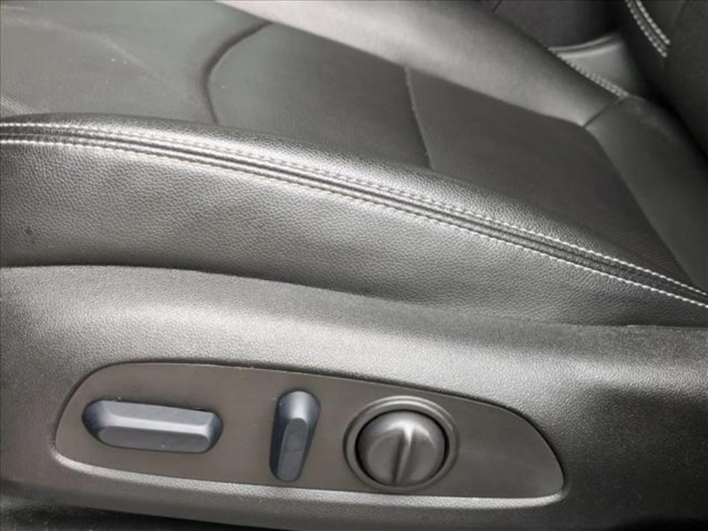 Used 2024 GMC Terrain SLT SUV